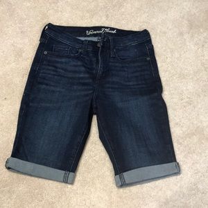 Size 0 universal thread Bermuda dark denim shorts